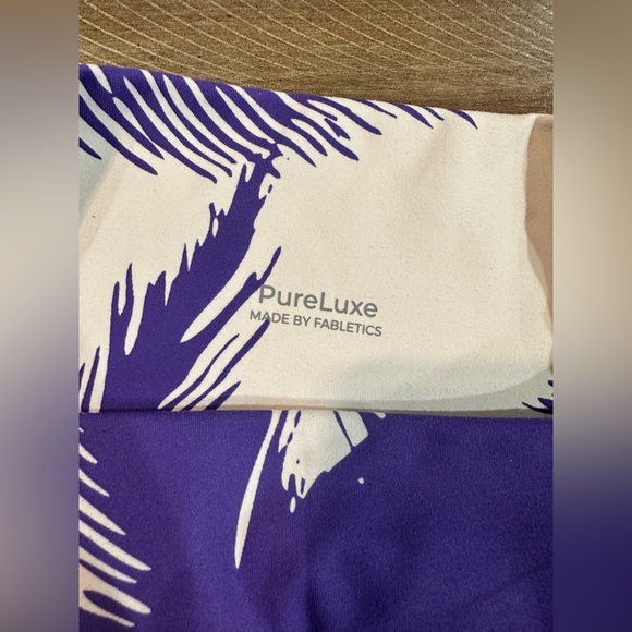 FABLETICS High Waisted Printed PureLuxe Paradiso Leggings 7/8 Purple White XXS - Picture 4 of 15
